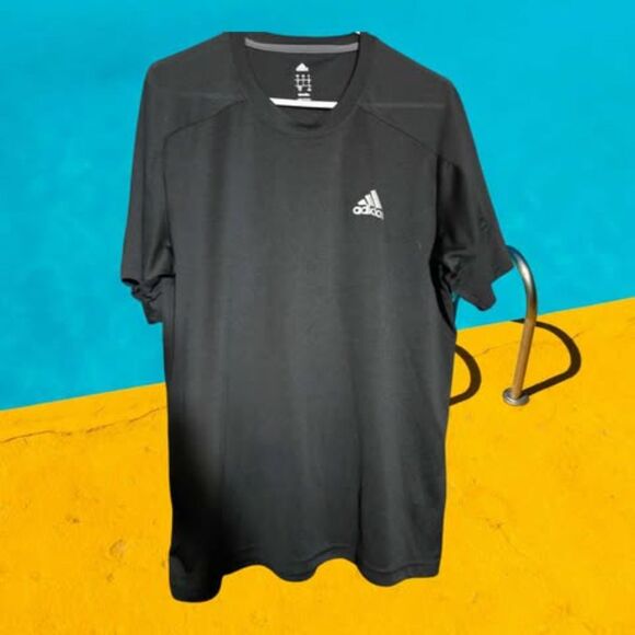 Adidas Climate Tee Size  L Black‎ (O34) - Picture 1 of 3